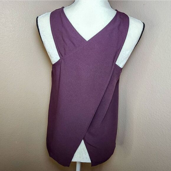 Trouve Top Beaded Sleeveless Tank Purple Scoop Neck Split cross Back Size S - Picture 3 of 8
